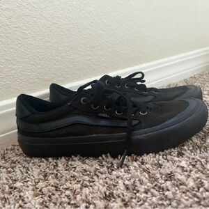 Vans Men's Black Low-Top Sneakers